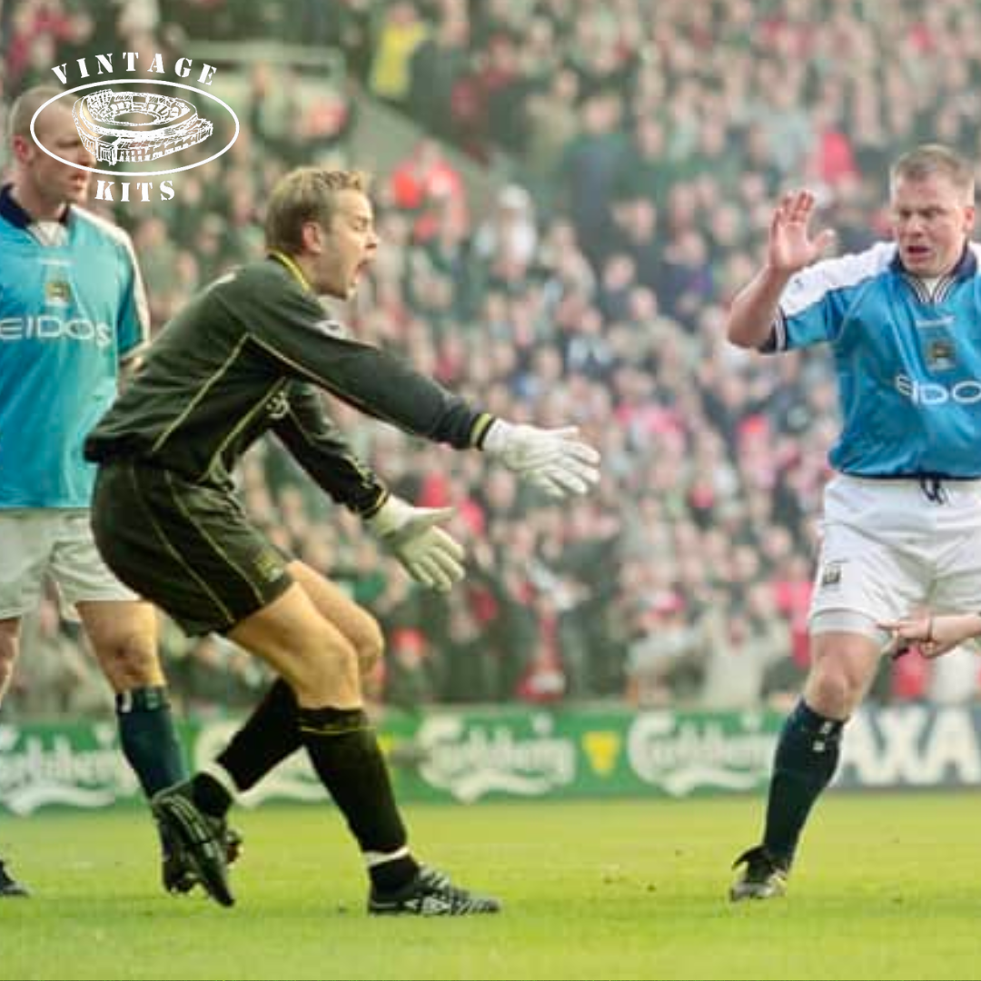 Manchester City 99/01 Home Kit