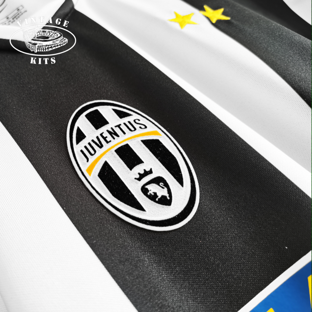 Juventus 04/05 Home Kit