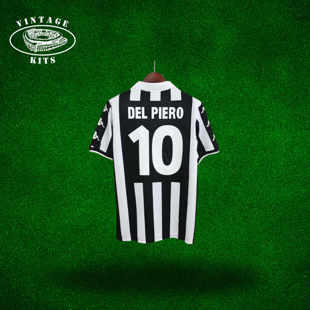 Juventus 99/00 Home Kit