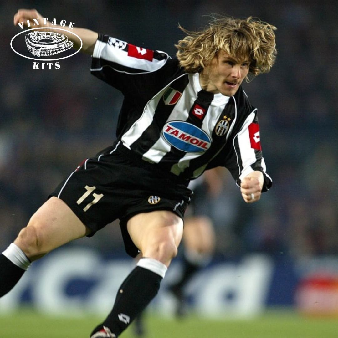 Juventus 02/03 Home Kit