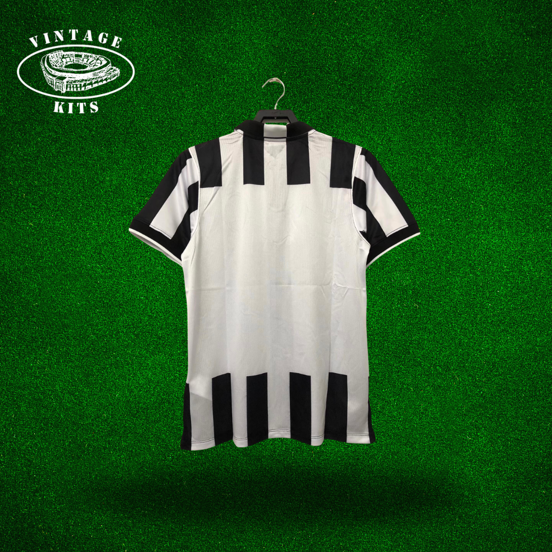 Juventus 14/15 Home Kit