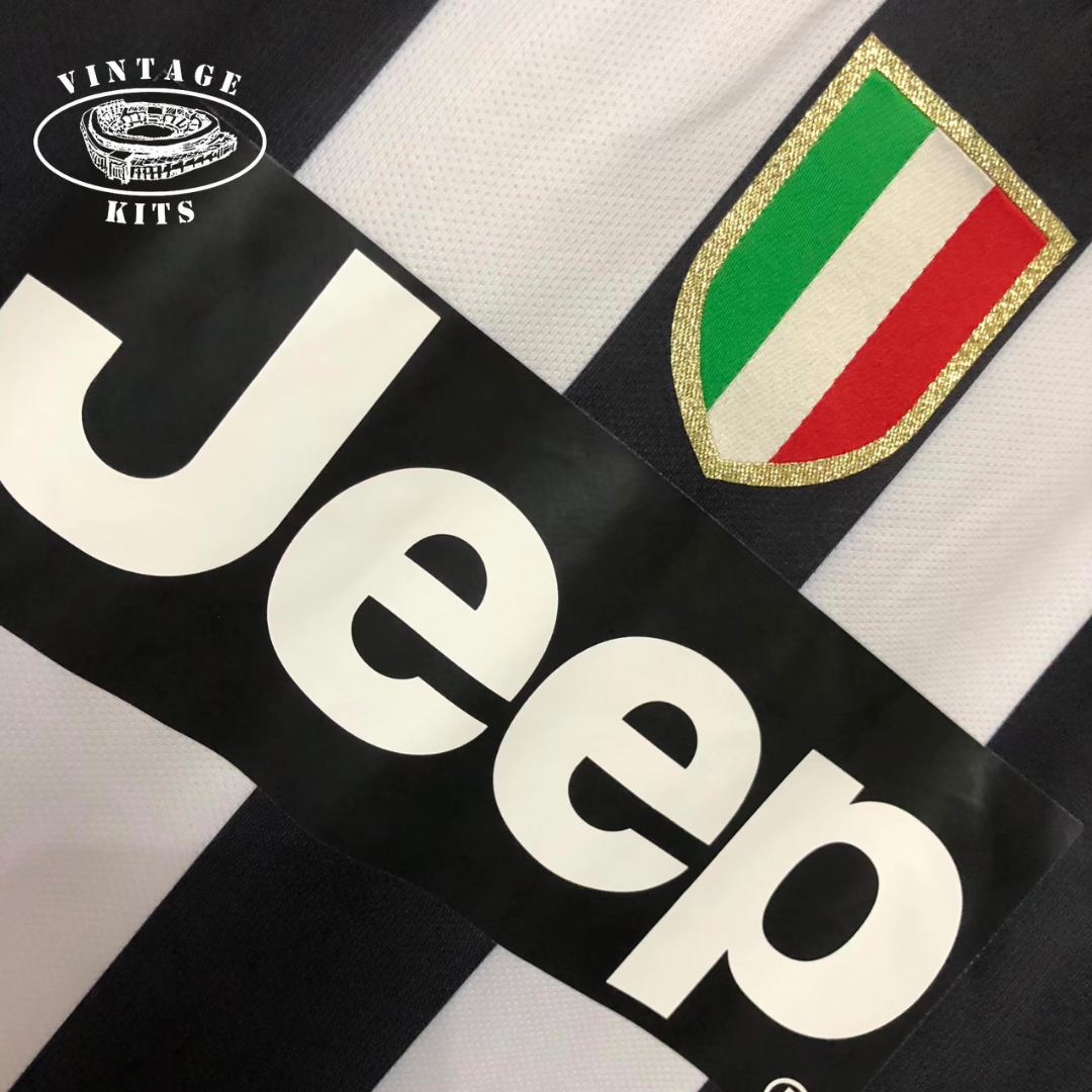 Juventus 14/15 Home Kit