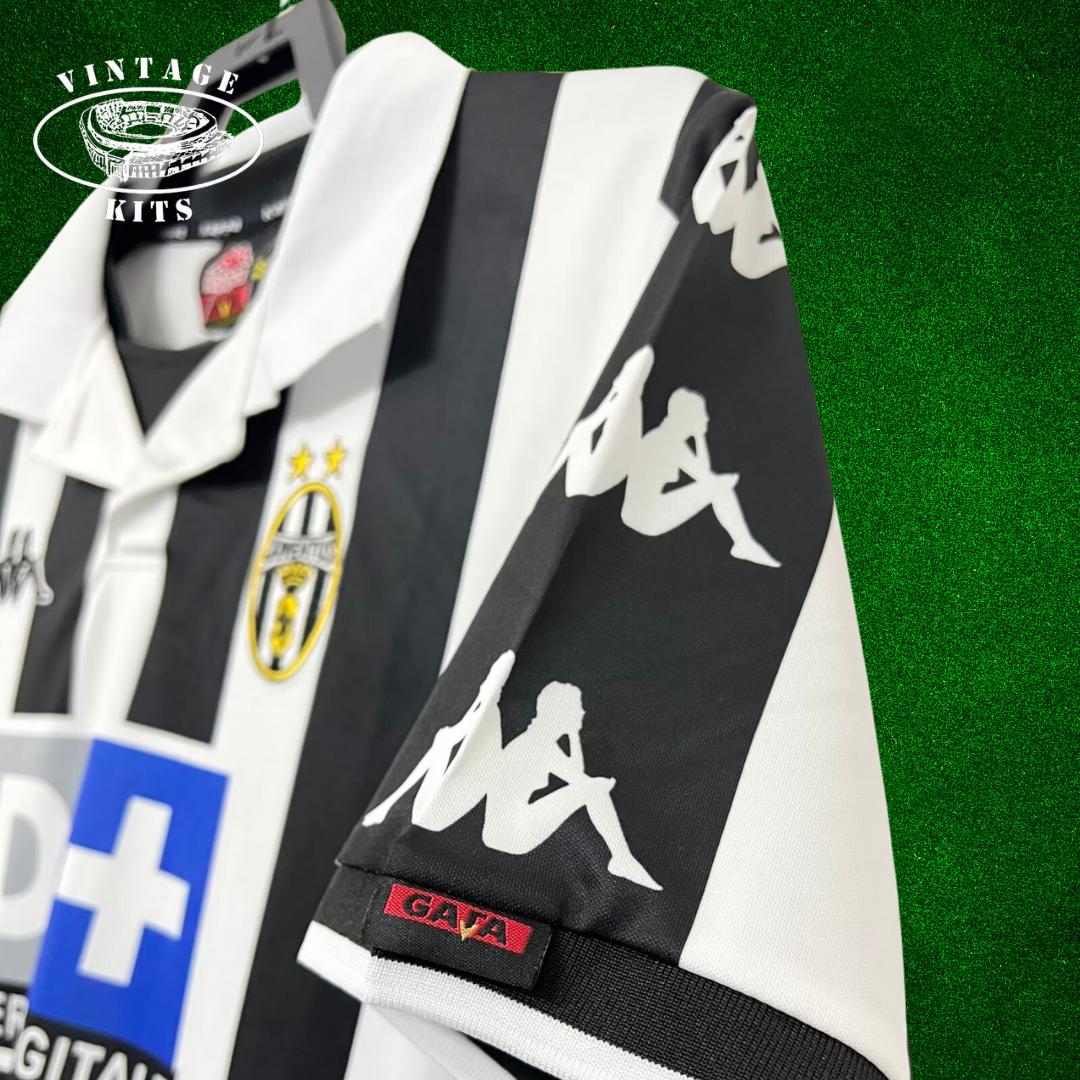 Juventus 99/00 Home Kit