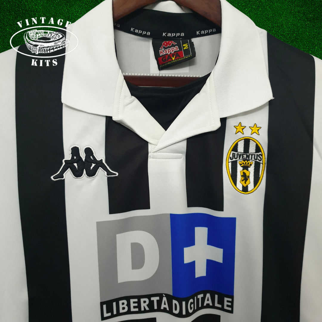 Juventus 99/00 Home Kit