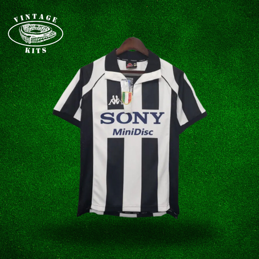 Juventus 97/98 Home Kit