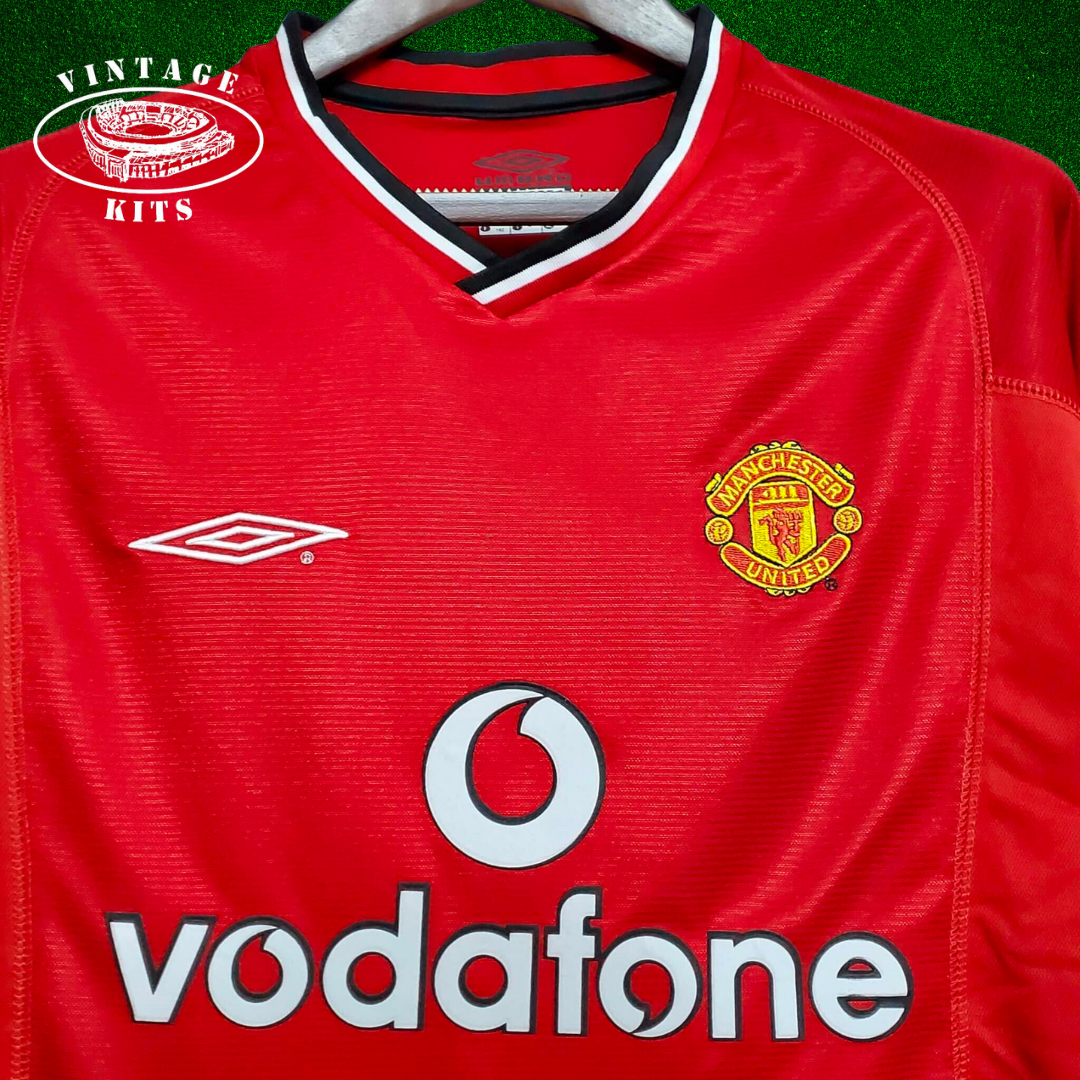 Manchester United 00/01 Home Kit