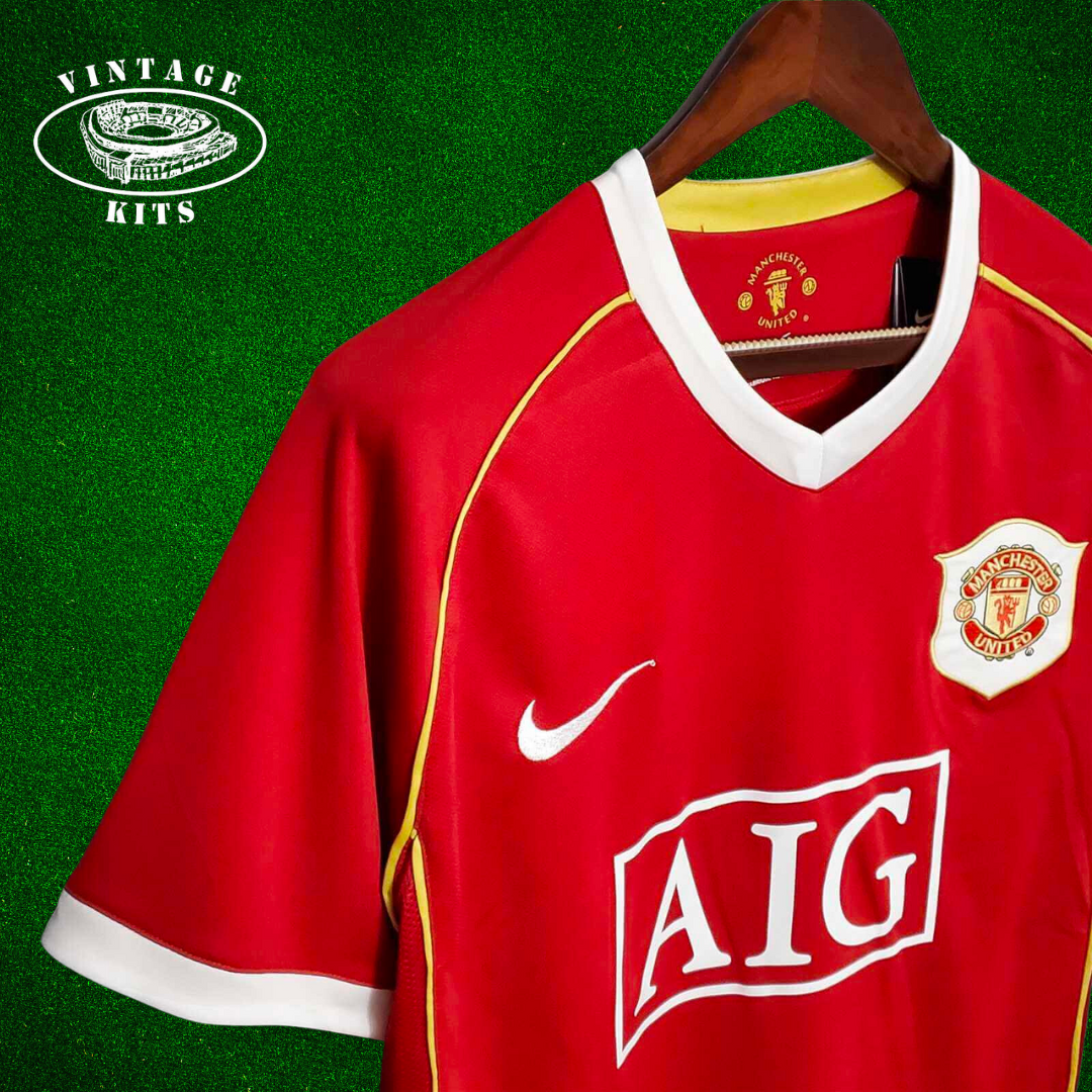 Manchester United 06/07 Home Kit